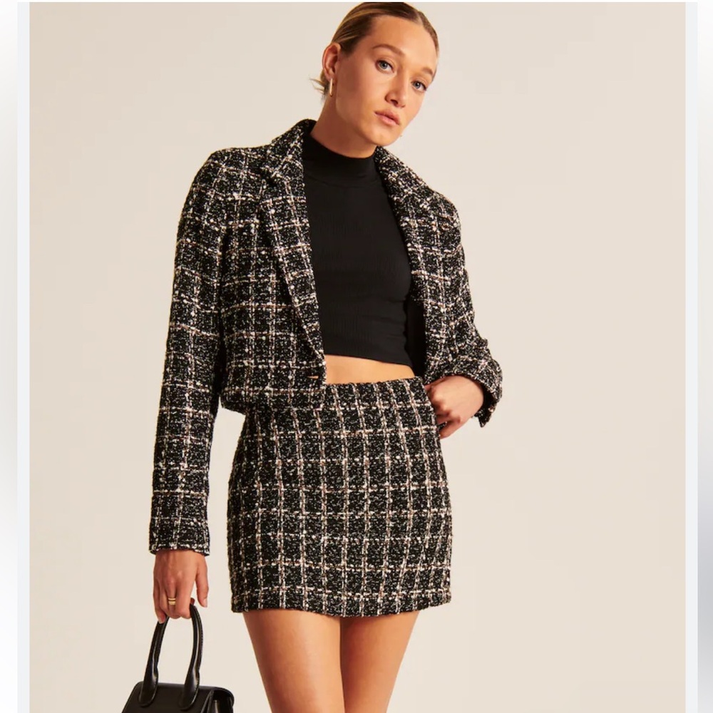 Abercrombie & Fitch Black and White Tweed Mini Skirt
